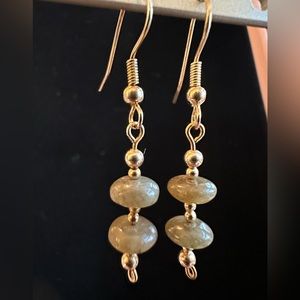 Labradorite And Gold filled Earrings
Handmade by Shanstone Jewelry!!